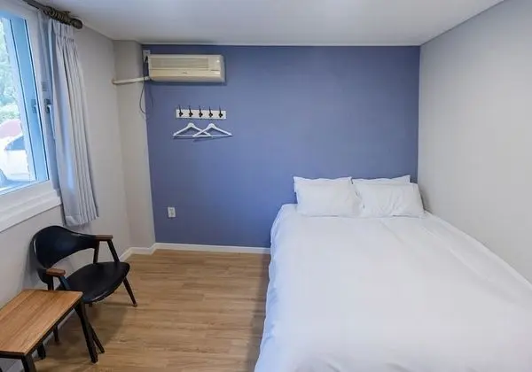 Standard Tek Büyük Yataklı Oda (Low Floor, No Cooking)