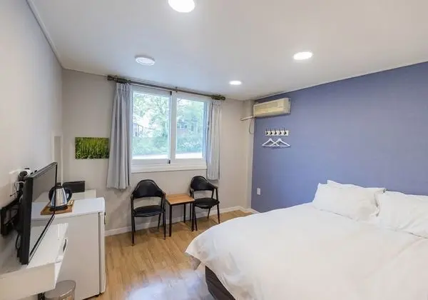 Standard Tek Büyük Yataklı Oda (Low Floor, No Cooking)