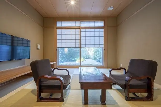 Oda, Sigara İçilmez (Suite room with Japanese Style Room)