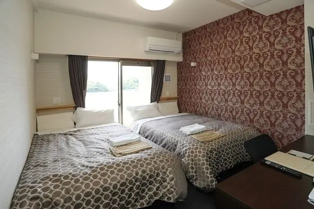 İki Ayrı Yataklı Oda, Sigara İçilmez