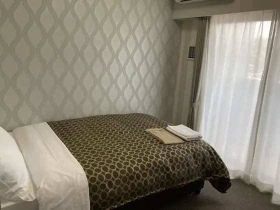 Tek Kişilik Oda, Sigara İçilmez