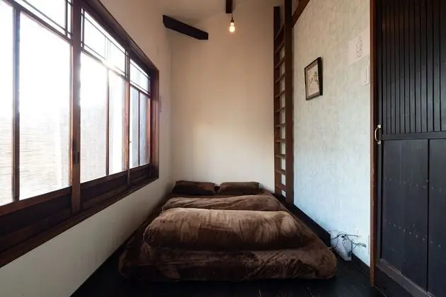 Ev (Private Vacation)