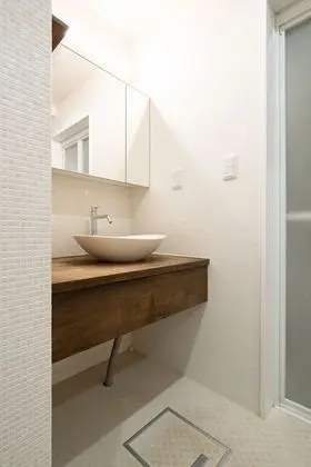 Ev (Private Vacation)