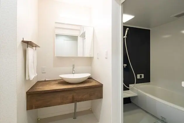 Ev (Private Vacation)