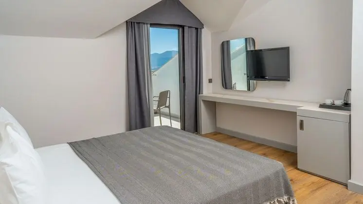 Çatı Katı Oda