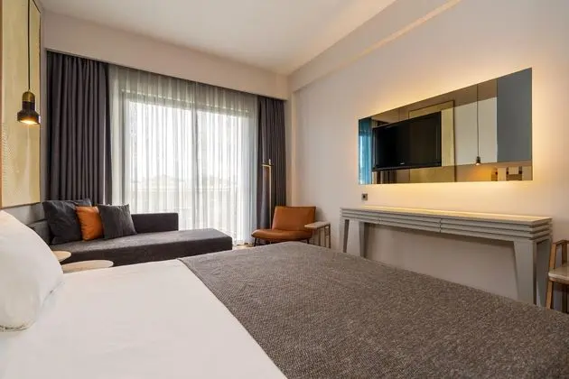 https://images.etstur.com/files/images/hotelImages/TR/51237/l/Jiva-Beach-Resort-Oda-388153.jpg
