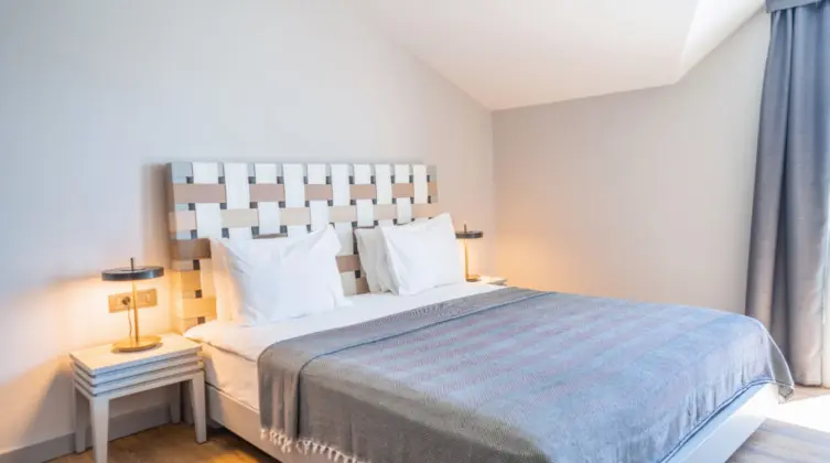 https://images.odamax.com/img/1024x768/odamax/image/upload/Jiva_Beach_Resort_Hotel_202601221526276_Attic_Land_3.png