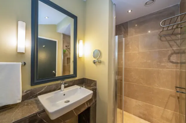 https://images.odamax.com/img/1024x768/odamax/image/upload/Jiva_Beach_Resort_Hotel_202601221526284_Attic_Land_9.png