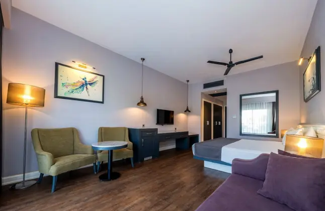 https://images.odamax.com/img/1024x768/odamax/image/upload/Jiva_Beach_Resort_Hotel_202601221535542_Standart_Room_7.png