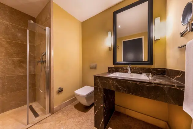 https://images.odamax.com/img/1024x768/odamax/image/upload/Jiva_Beach_Resort_Hotel_202601221535547_Standart_Room_10.png