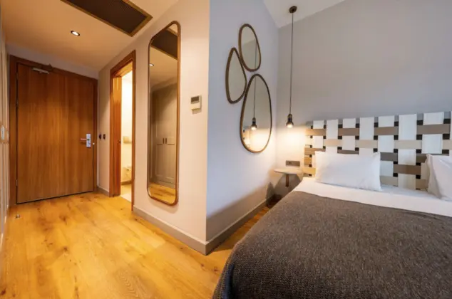 https://images.odamax.com/img/1024x768/odamax/image/upload/Jiva_Beach_Resort_Hotel_202601221542093_Swim_up_Room_4.png