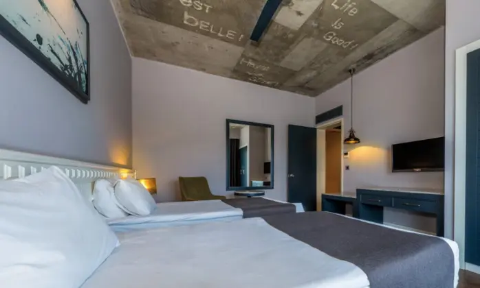 https://images.odamax.com/img/1024x768/odamax/image/upload/Jiva_Beach_Resort_Hotel_202601221547440_Family_Room9.png