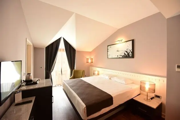 Attic Room Pool View