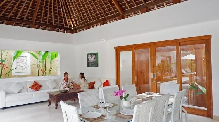 Luxury Kulübe, 2 Yatak Odası, Engellilere Uygun, Havuz Manzaralı