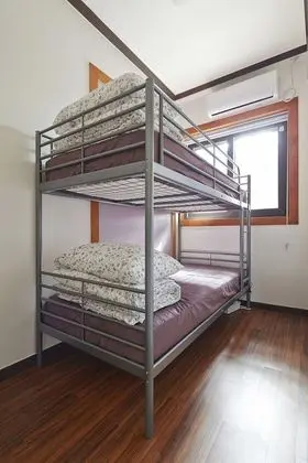 Twin Room A (201)