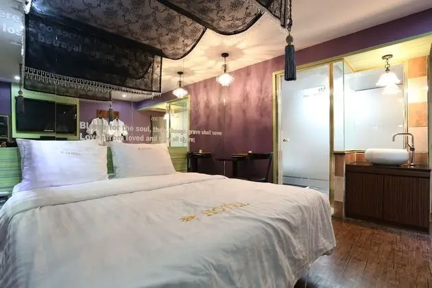 Tek Büyük Yataklı Oda