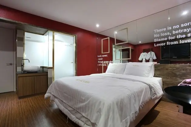 Tek Büyük Yataklı Oda