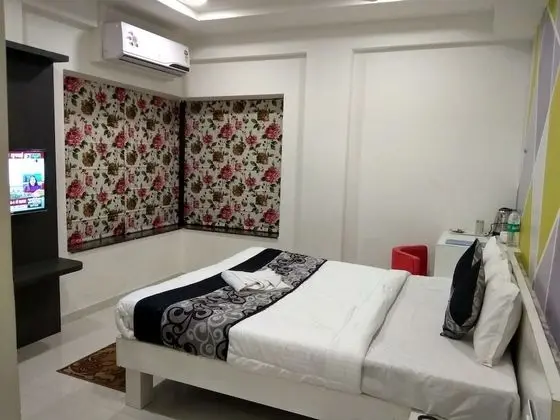 Deluxe Tek Büyük Yataklı Oda, 1 Çift Kişilik Yatak, Engellilere Uygun, Koy Manzaralı