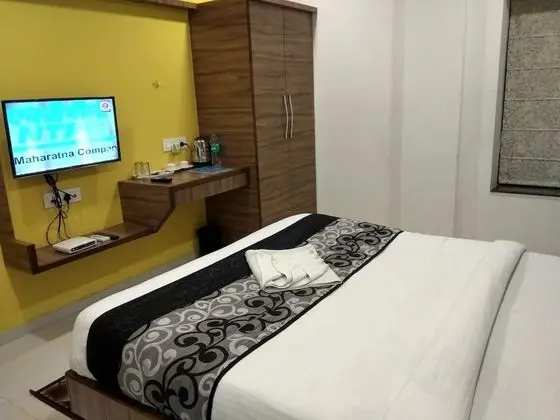 Deluxe Tek Büyük Yataklı Oda, 1 Çift Kişilik Yatak, Engellilere Uygun, Koy Manzaralı