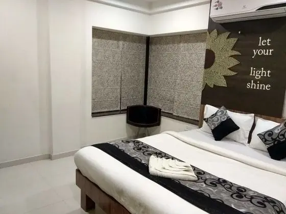 Deluxe Tek Büyük Yataklı Oda, 1 Çift Kişilik Yatak, Engellilere Uygun, Koy Manzaralı