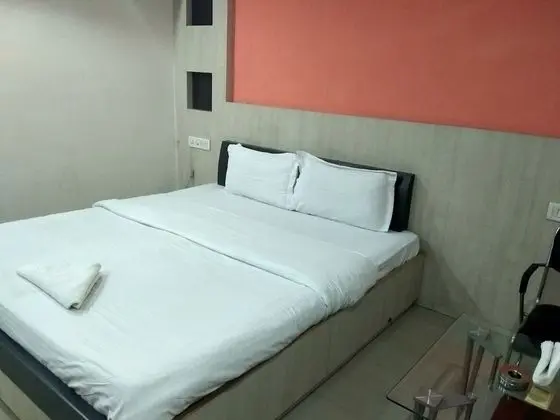Deluxe Tek Büyük Yataklı Oda, 1 Çift Kişilik Yatak, Sigara İçilebilir, Şehir Manzaralı