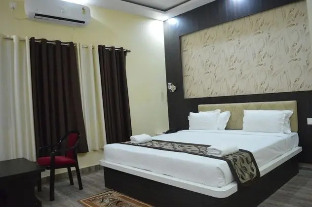 Deluxe Tek Büyük veya İki Ayrı Yataklı Oda, Koy Manzaralı