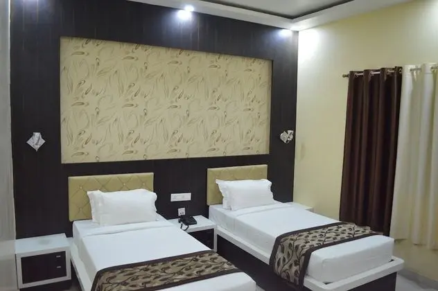 Deluxe Tek Büyük veya İki Ayrı Yataklı Oda, Koy Manzaralı