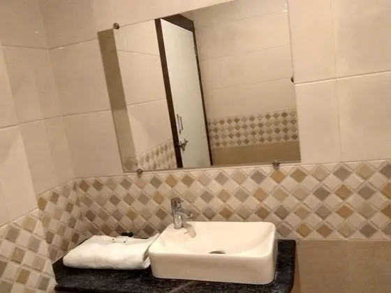 Deluxe Tek Büyük Yataklı Oda, Engellilere Uygun, Şehir Manzaralı