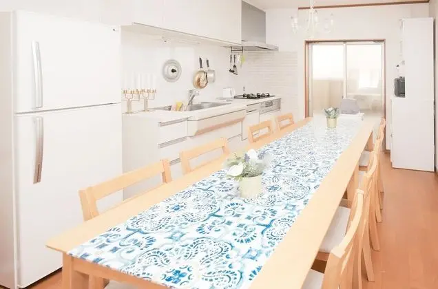 Ev, Sigara İçilmez (Private Vacation)