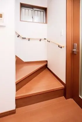 Ev, Sigara İçilmez (Private Vacation)