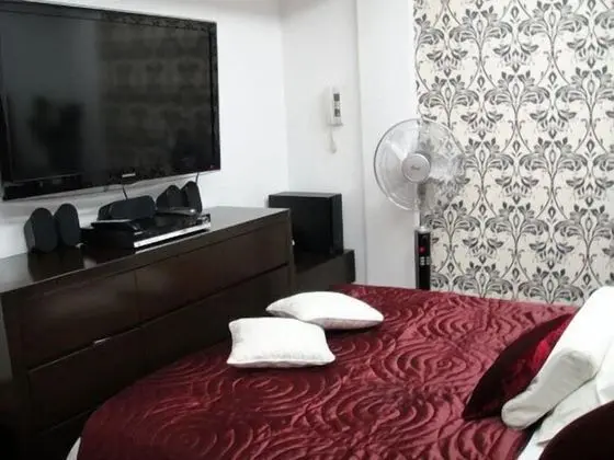 3 Bedroom Studio Unit 6M