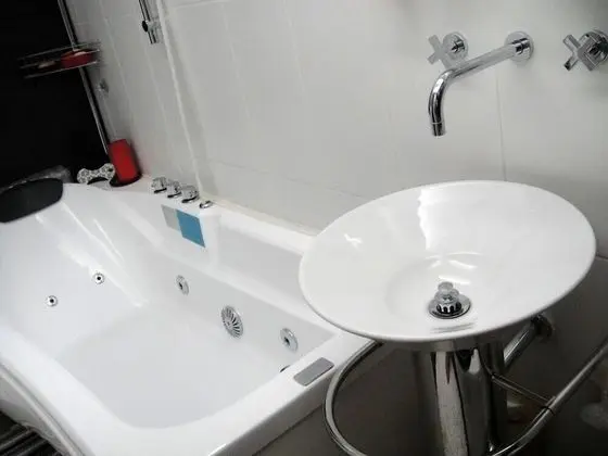 3 Bedroom Studio Unit 6M