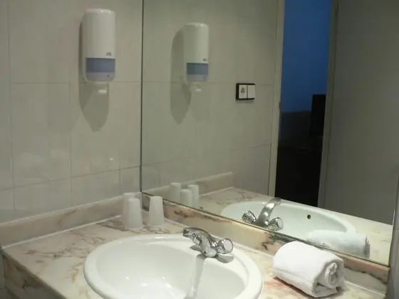 Tek Büyük Yataklı Oda (Matrimonial-2 adults)