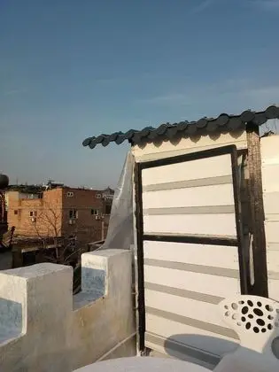 Üç Kişilik Oda, Ortak Banyo