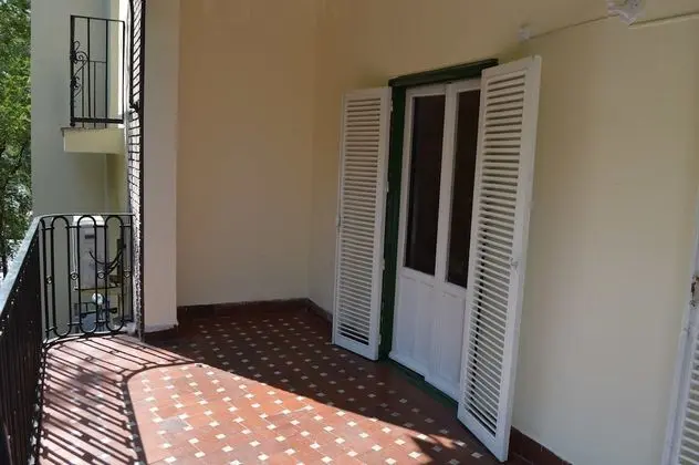 Basic Ortak Ranzalı Oda, Sadece erkekler için, Teras