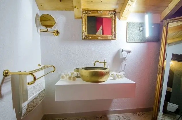 Luxury Tek Büyük Yataklı Oda, 1 En Büyük (King) Boy Yatak, Sauna, Executive Katı