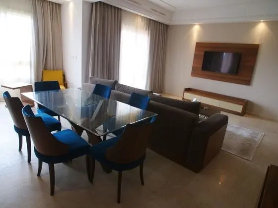 Apart Daire, Havuz Manzaralı