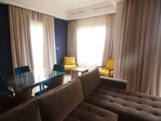 Apart Daire, Havuz Manzaralı