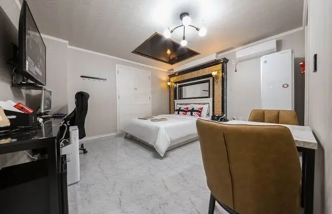 Deluxe Tek Büyük Yataklı Oda