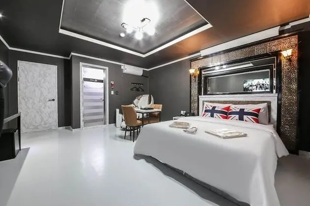 Deluxe Tek Büyük Yataklı Oda