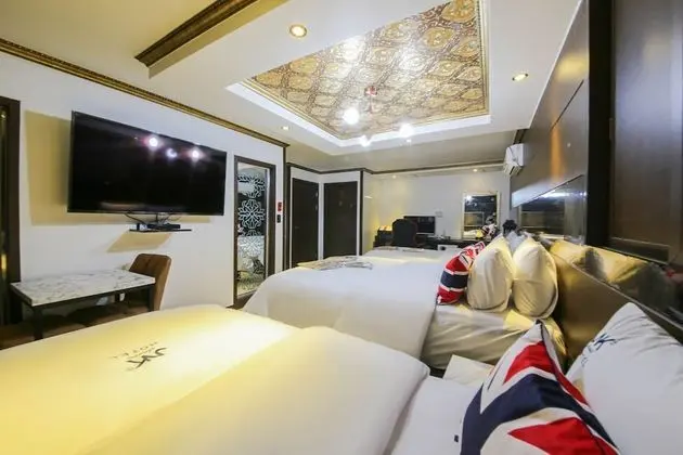 Premium Üç Kişilik Oda