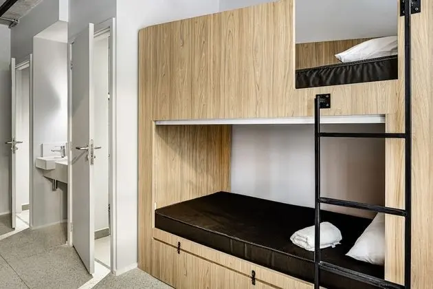 Standard Dört Kişilik Oda