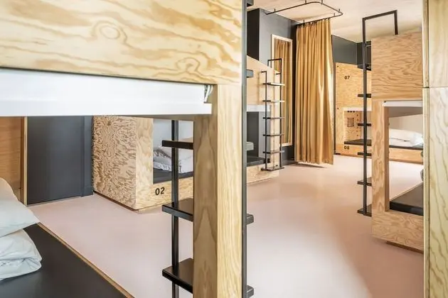 Oda, Birden Çok Yatak (Together, 12 bed)