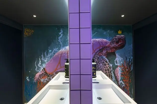 Chambre privée de 8 personnes avec salle de bains partagée