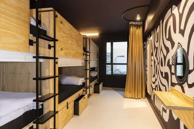 Chambre privée pour 6 femmes avec salle de bains partagée (équipée+)