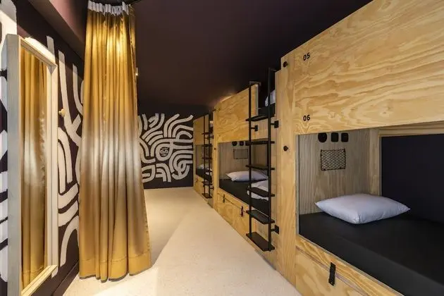 Chambre privée pour 6 femmes avec salle de bains partagée (équipée+)