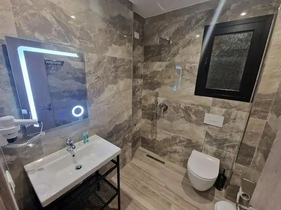 Tek Büyük Yataklı Oda, Balkon, Deniz Manzaralı