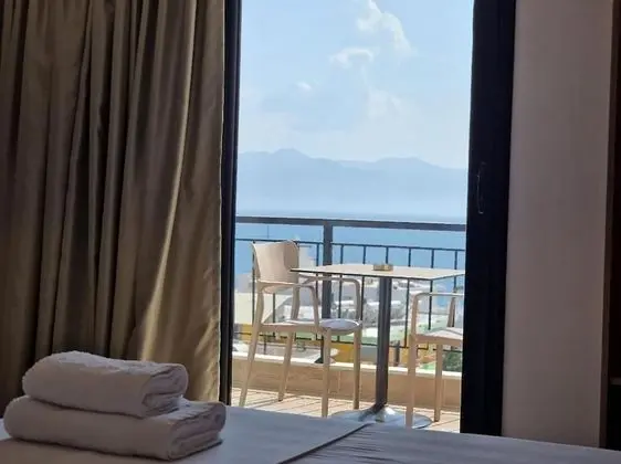 Tek Büyük Yataklı Oda, Balkon, Deniz Manzaralı