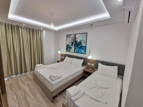 Üç Kişilik Oda, Deniz Manzaralı