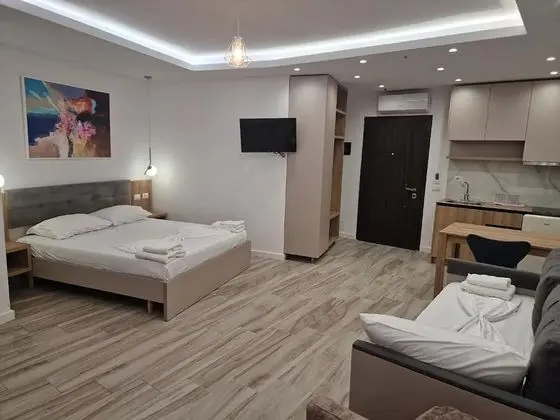 Üç Kişilik Oda, Deniz Manzaralı
